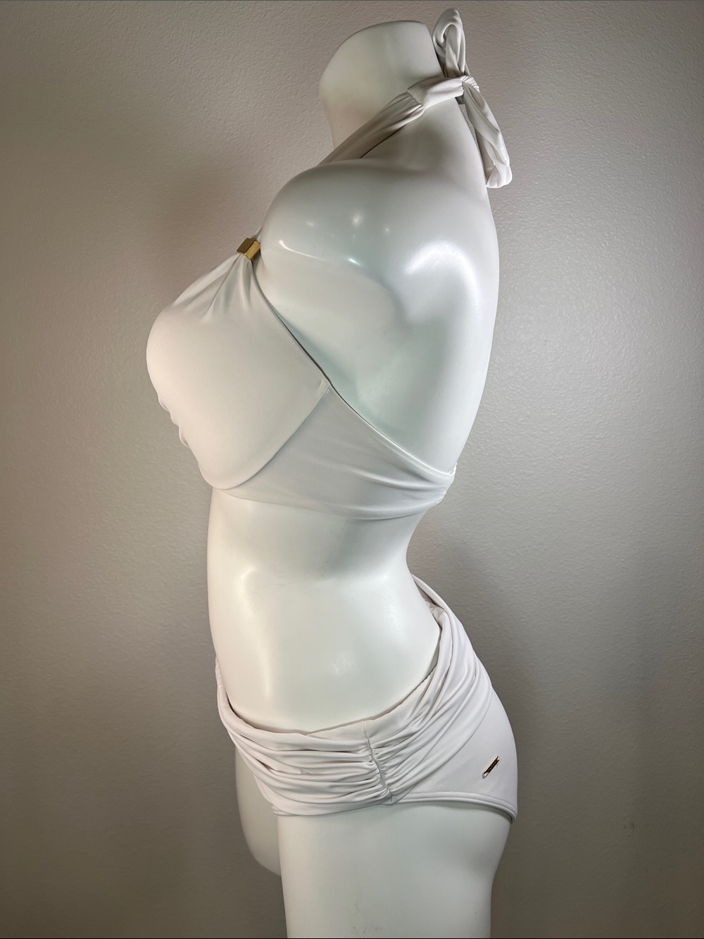 Victoria's Secret White Halter Bikini Set with Gold Bottom M Top 36D - Picture 4 of 10